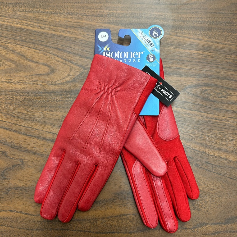 New Isotoner Women Touchscreen Red Gloves in Small/Medium SleekHeat Technology